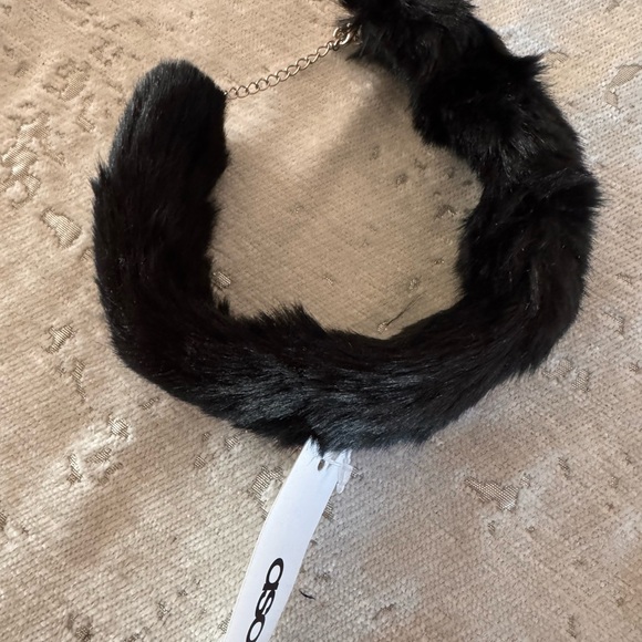 ASOS Black Faux Fur Choker - Picture 3 of 4